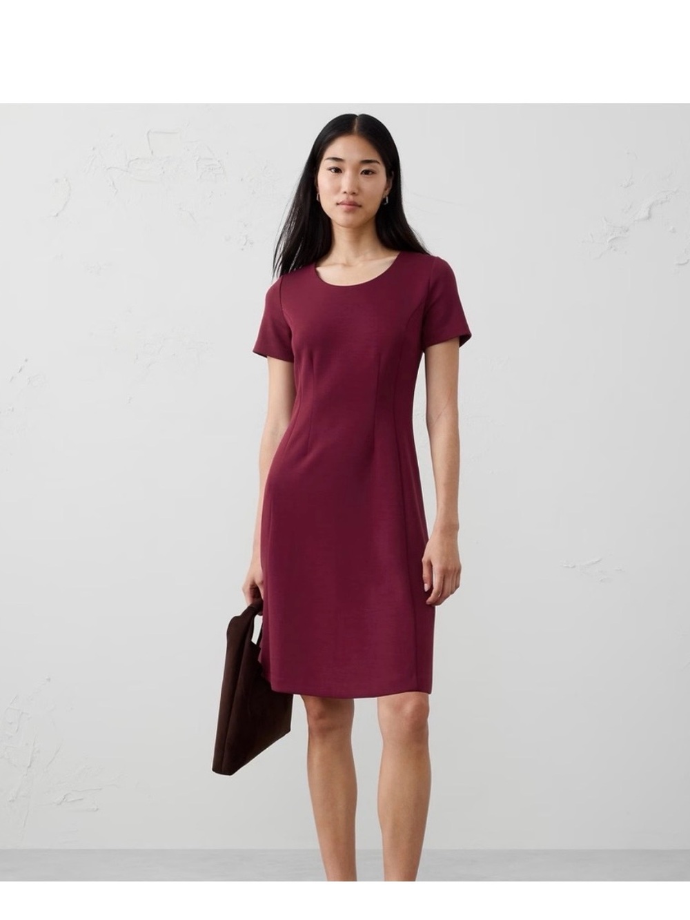 Banana Republic Women's Short Sleeve Scoop Neck Dress in Berry Plum